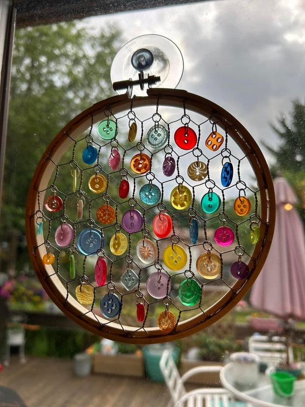 Making a Chicken Wire Button Sun Catcher